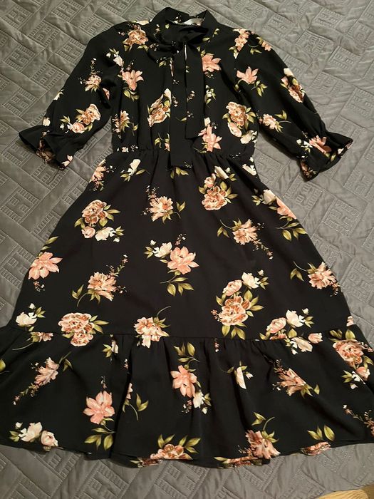 Продам платья 44 размер