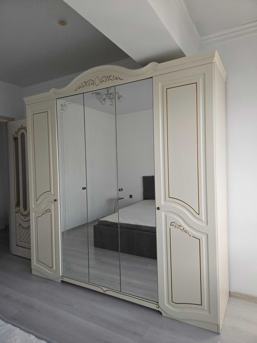 Шкаф в спальную 4 секции