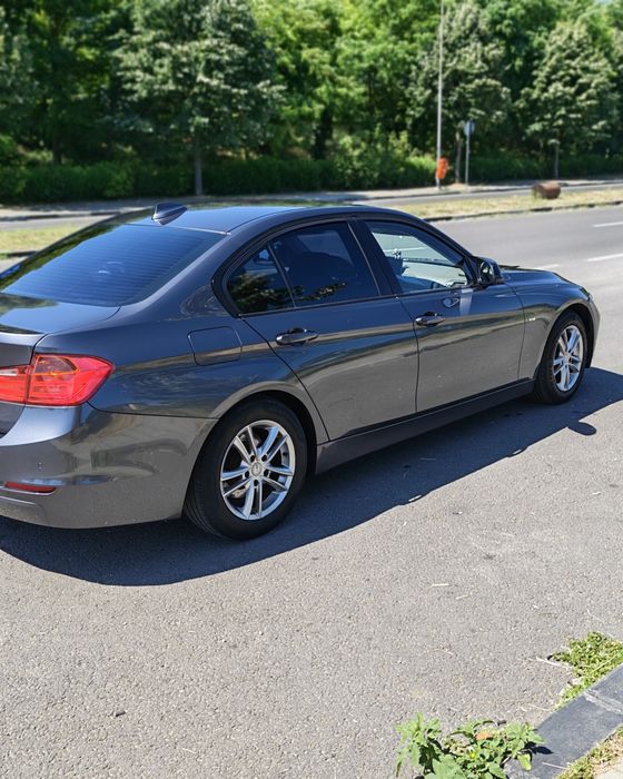 BMW F30 320d  2012