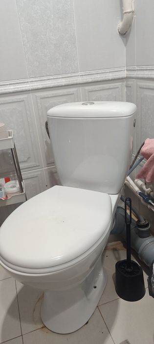 Продам столешницу,унитаз, раковину