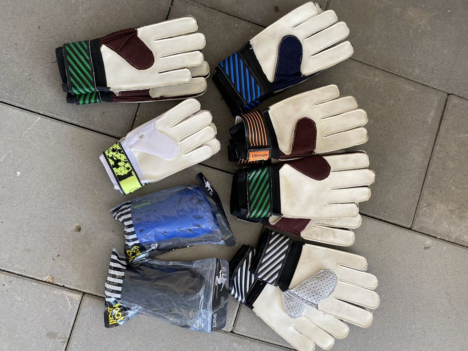 Вратарьские перчатки