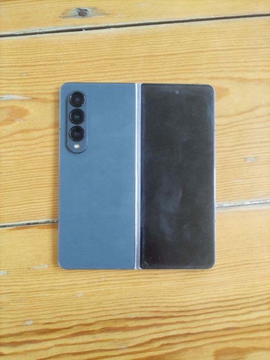 Samsung z fold 4