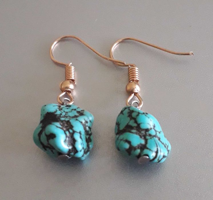 Вносни обеци с тюркоаз