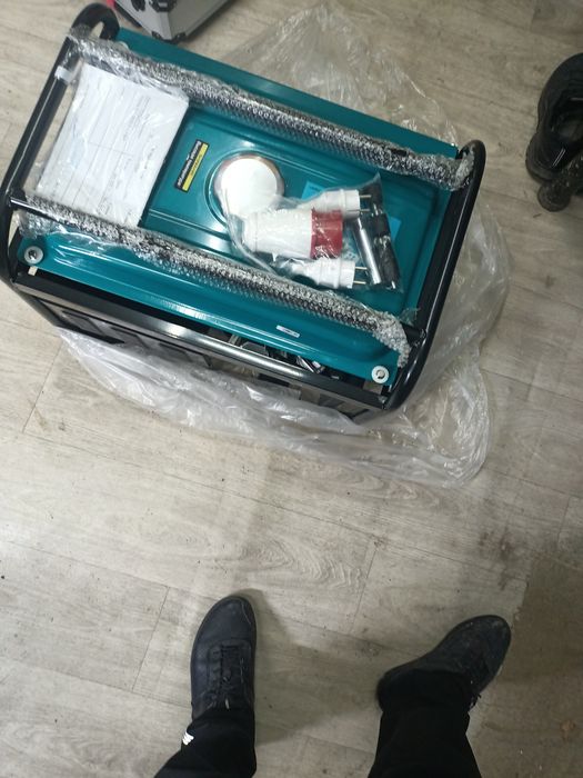 Генератор Макита