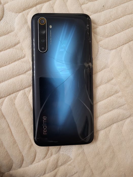 Продам телефон Realme 6 Pro