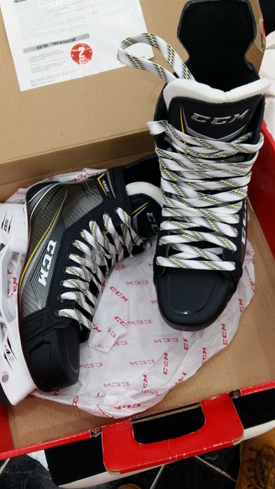 Vand patine hockei mărimea 44 eu 8.5 usa 27.2 cm.