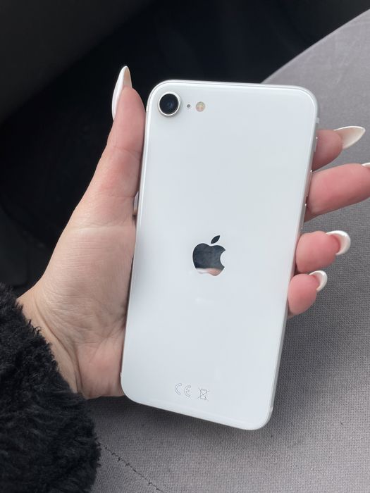 Iphone se 2020 втора употреба.