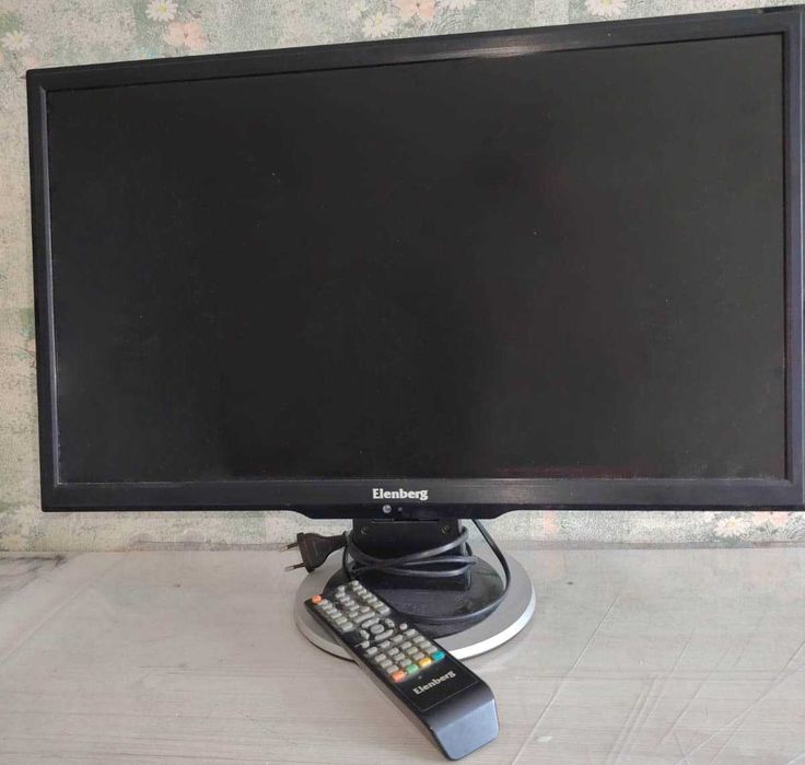 Монитор/телевизор 24" Elenberg
