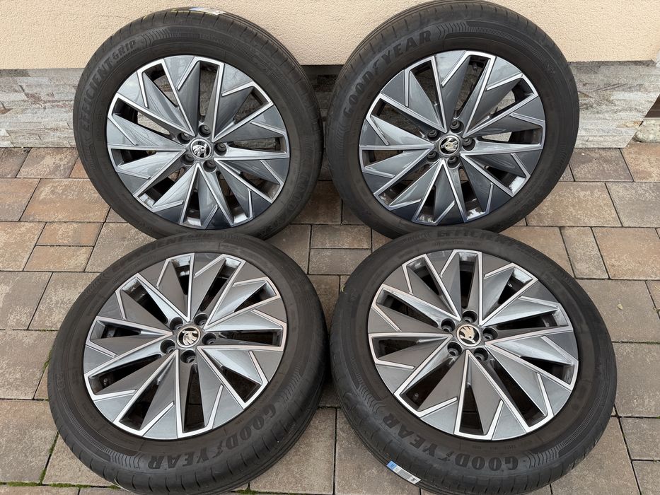 Jante 5x100 originale Skoda Kamiq Anvelope 7mm Goodyear 205 55 17