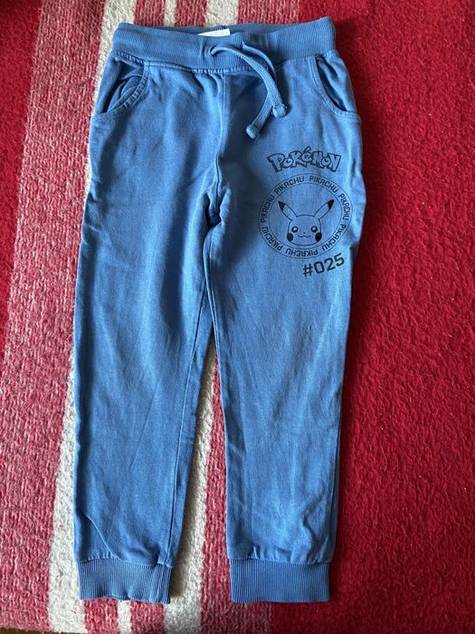 Vand pantalonasi pentru baieti nr 110(2 bucati)