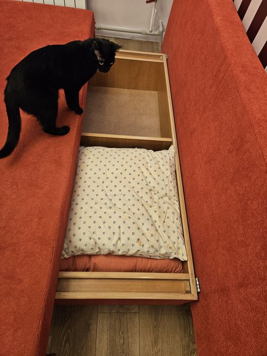 Тахта, б/у, в отличном состоянии