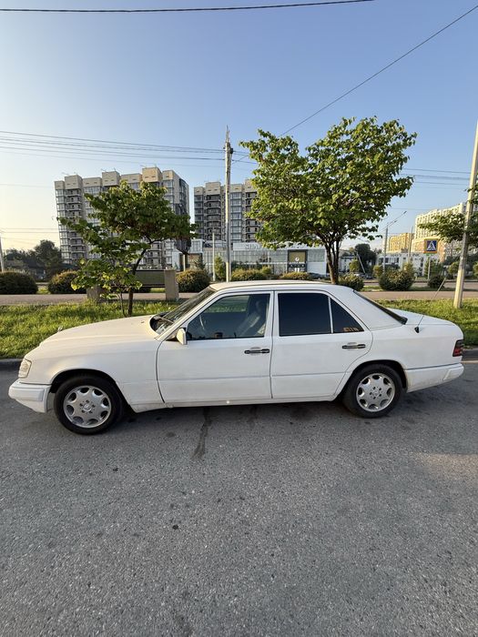 Mercedes Benz W124