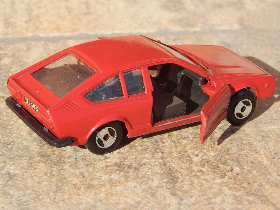 Macheta Alfa Romeo Alfetta GT Coupe sc 1:43 Polistil Italia cu lipsuri