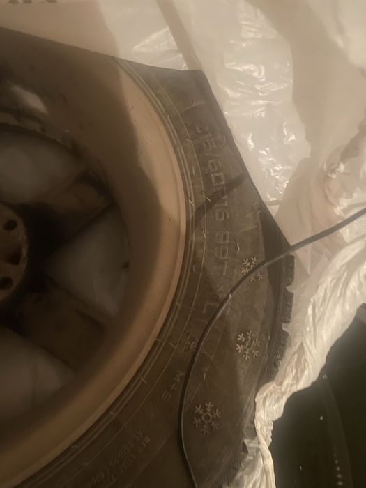 Диски с резиной.