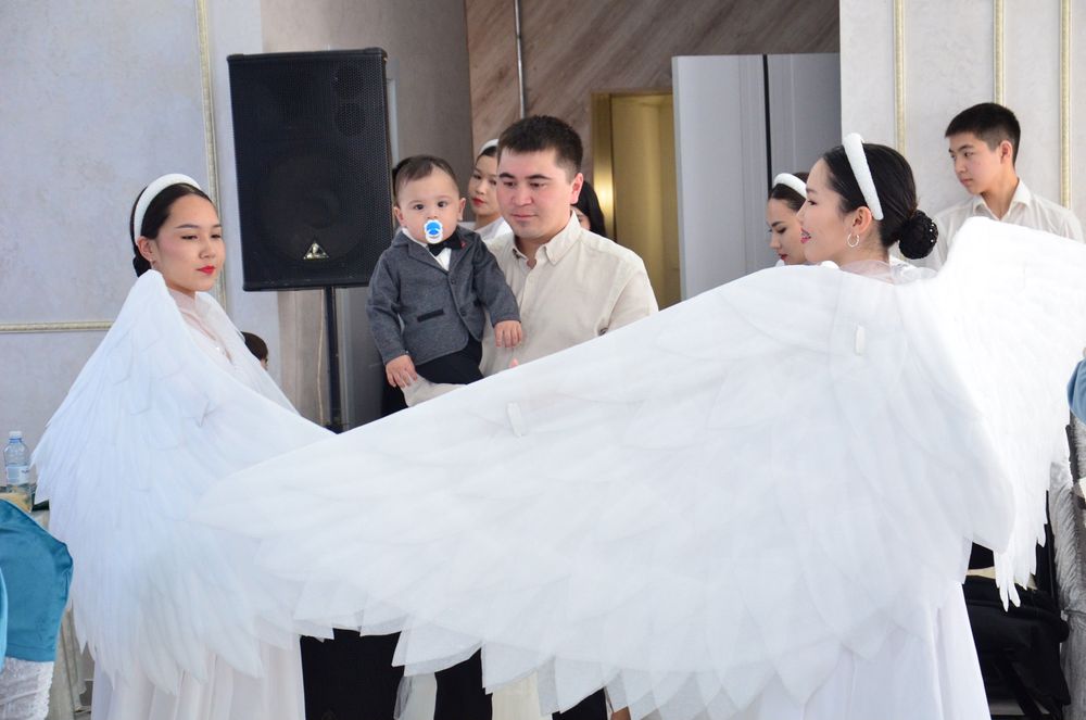 Продам костюмы шоу баллет