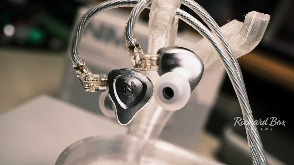 NF ACOUS NM25 Casti IEMs In-Ear Metalice, Noi, Cutie