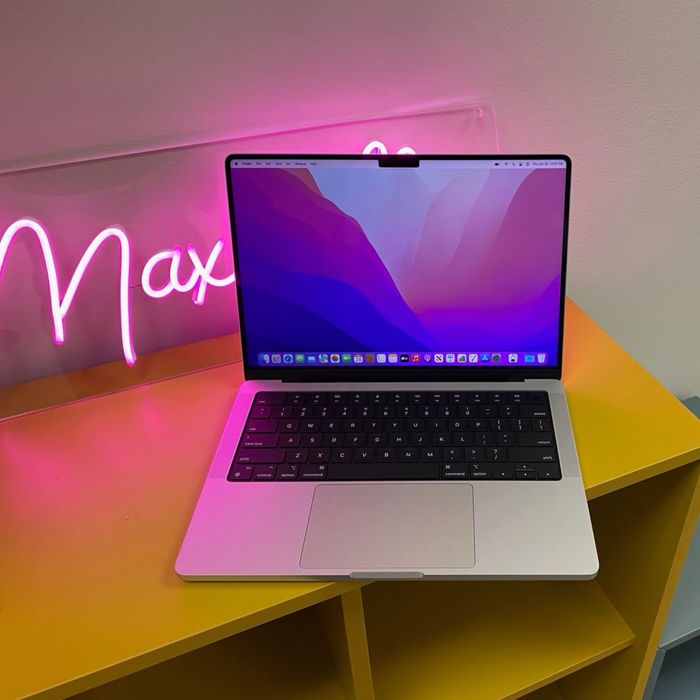 Macbook pro m2 pro 16/512 14-inch 16 yader 120 fps quvat 40 soatgacha