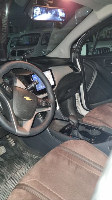 Treker 1  Malibu bar