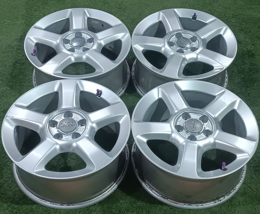 Идеал от Ауди с4, А6,А4 итд r-17 разб 5*112. Привозные.