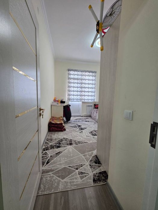 Motrid 2 xonali uy barcha jixozlari bilan sotiladi