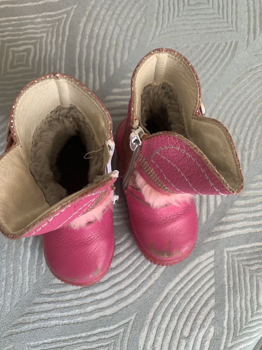 Продам детскую обувь