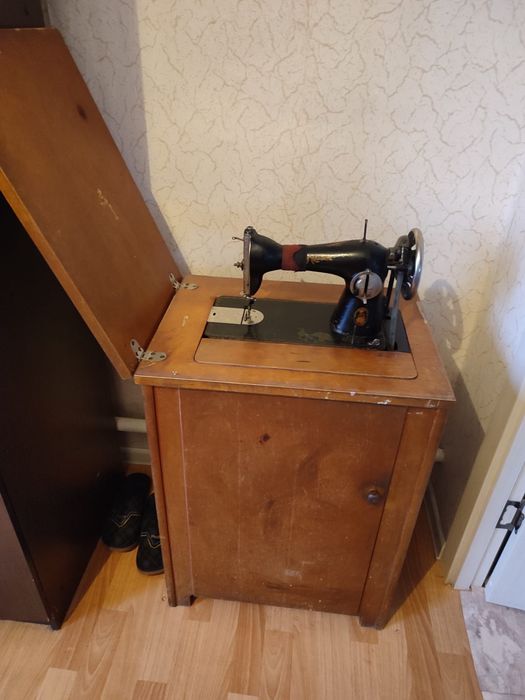 Швейная машинка советская