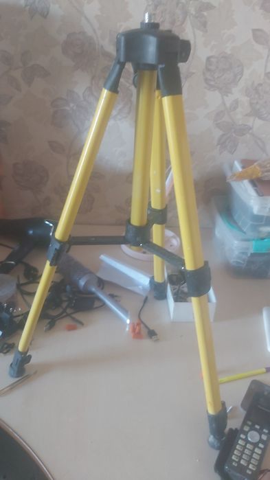 Продам штатив для лазерного уровня
