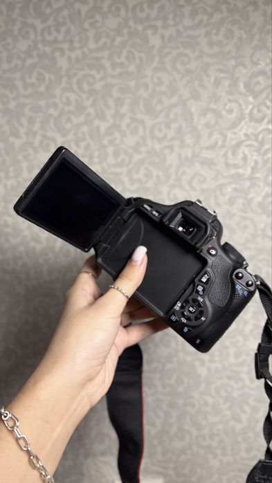 Фотоаппарат Canon eos 600d камера