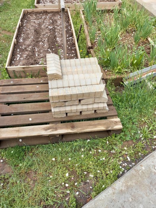 Продам бардюр для  брусчатки.