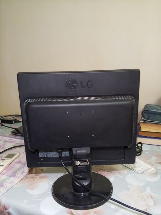 Монитор LG 75герц 17 дюймов