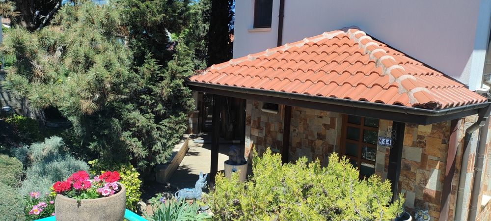 Продажба на луксозна къща над дворец Евксиноград