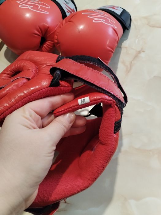 Продам шлем, перчатки, черепашки для бокса