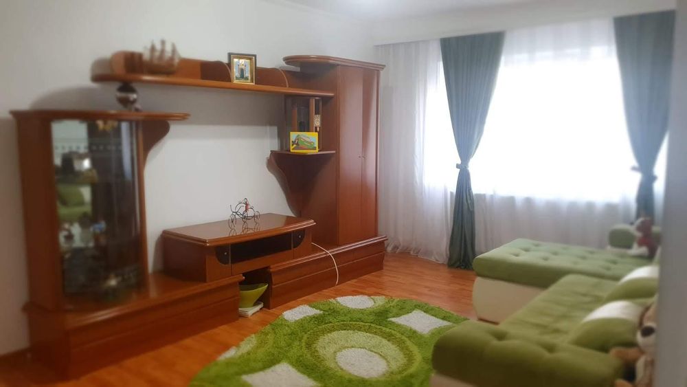 Închiriez Apartament