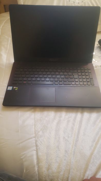 Vand 20 de laptopuri