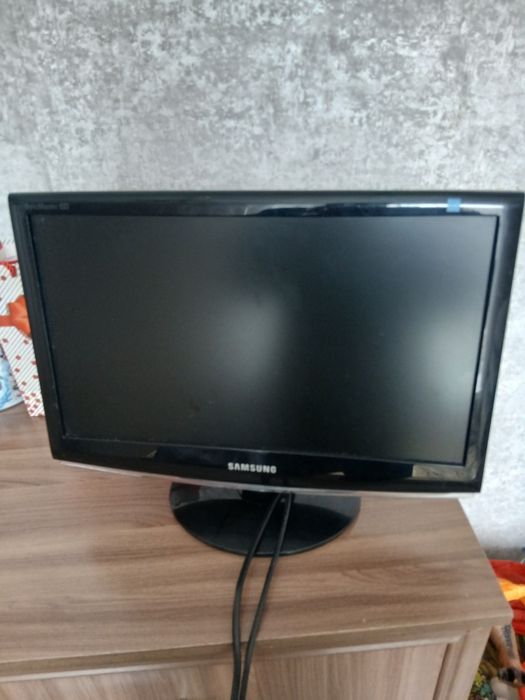 Мониторы по 5 тысяч.