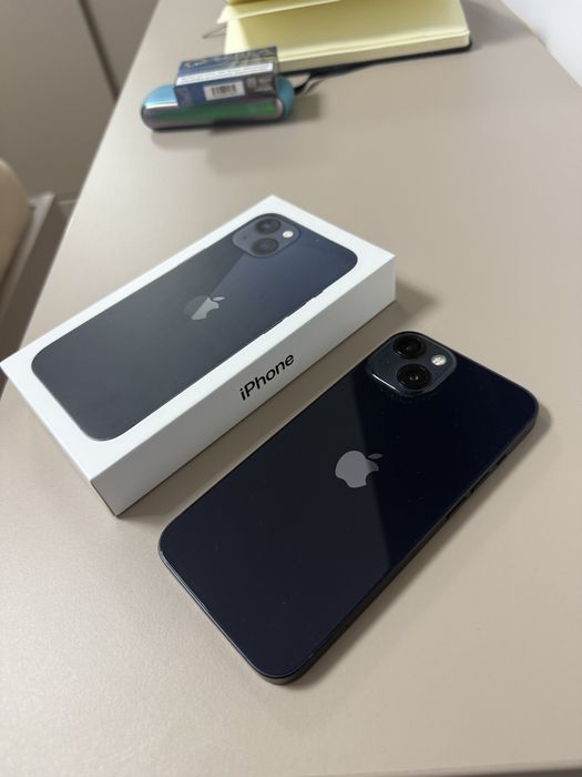 Vand  Iphone 13 impecabil
