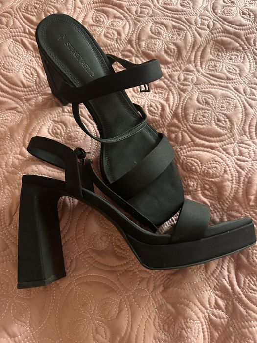 Туфли черные Stradivarius