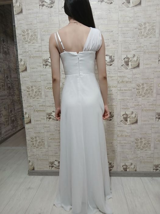 Платье белое длинное