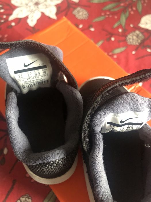 Adidași NIKE nr. 19,5