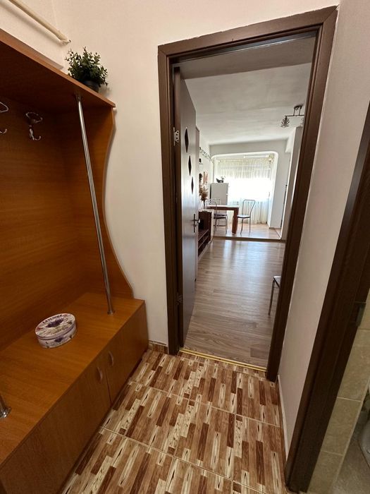 Închiriez garsonieră confort I