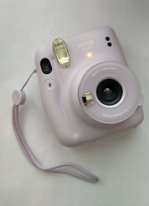 Instax mini 11 .