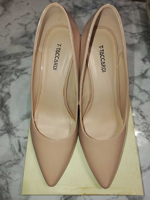 Продам женские туфли