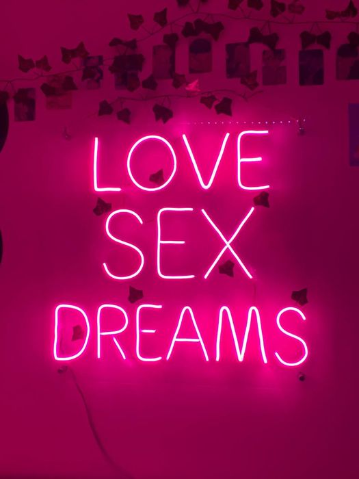 Неоновая вывеска