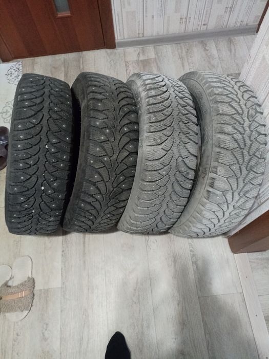 Продам резину  состояние хорошее