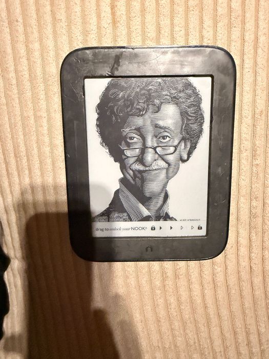 Проблемен и НЕработещ изрядно Nook четец BNRV300 (хардуерен проблем)