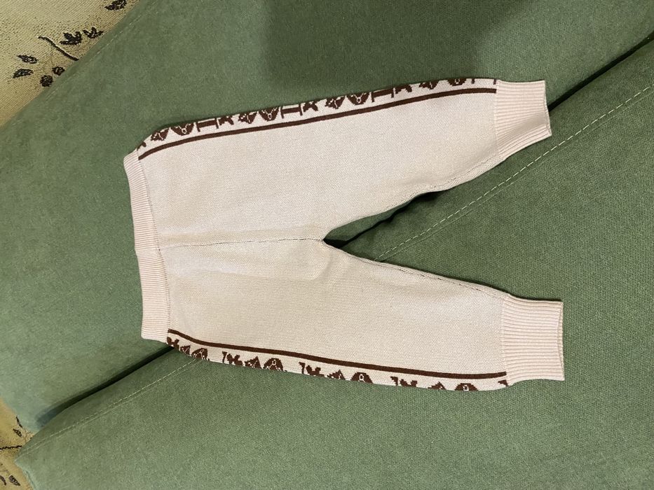 Продам костюм на девочку новый