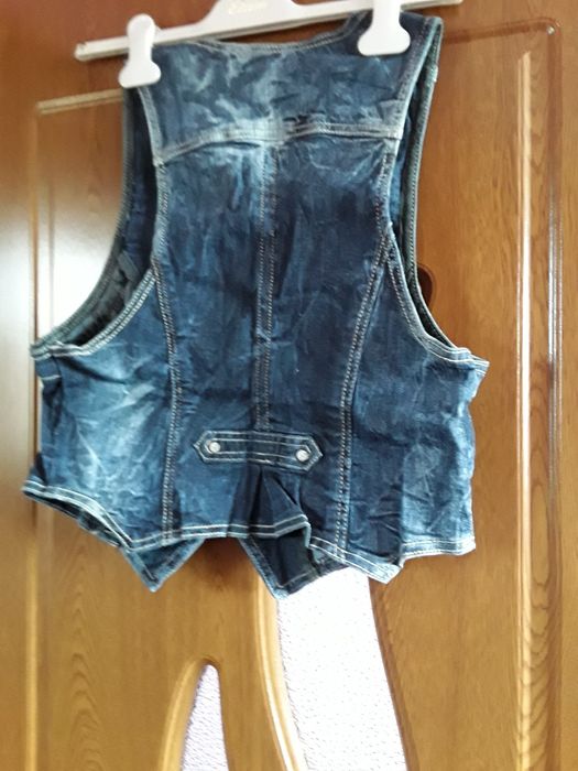 Vând Vestă Dama de Blugi Nouă Mărimea M