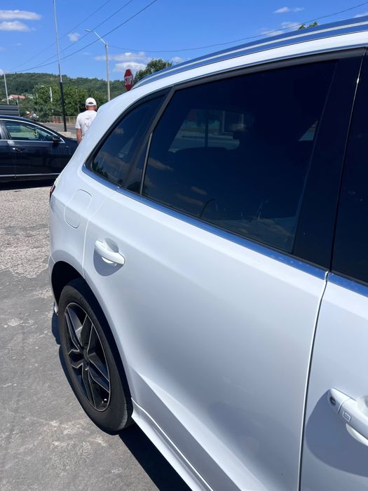 Dezmembrez  Audi Q5 2.0 disel quatro 177 cai cutie automata
