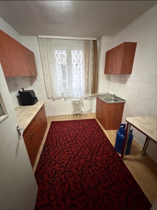 Vand apartament decomandat 3 camere zona rogerius