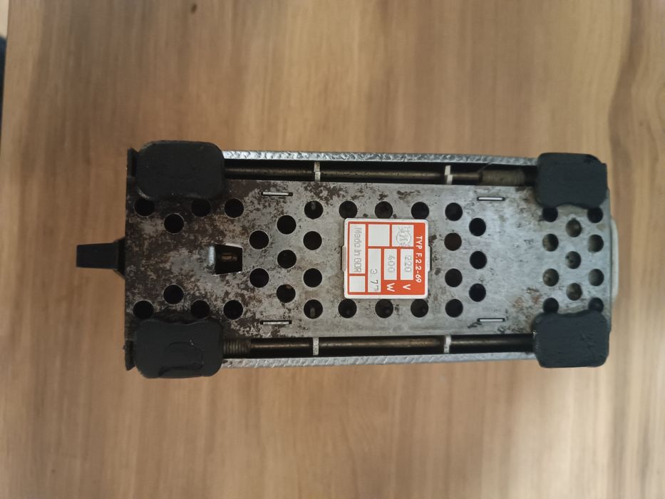 Ретро тостер от ГДР 400W с кабел 1.6м използван